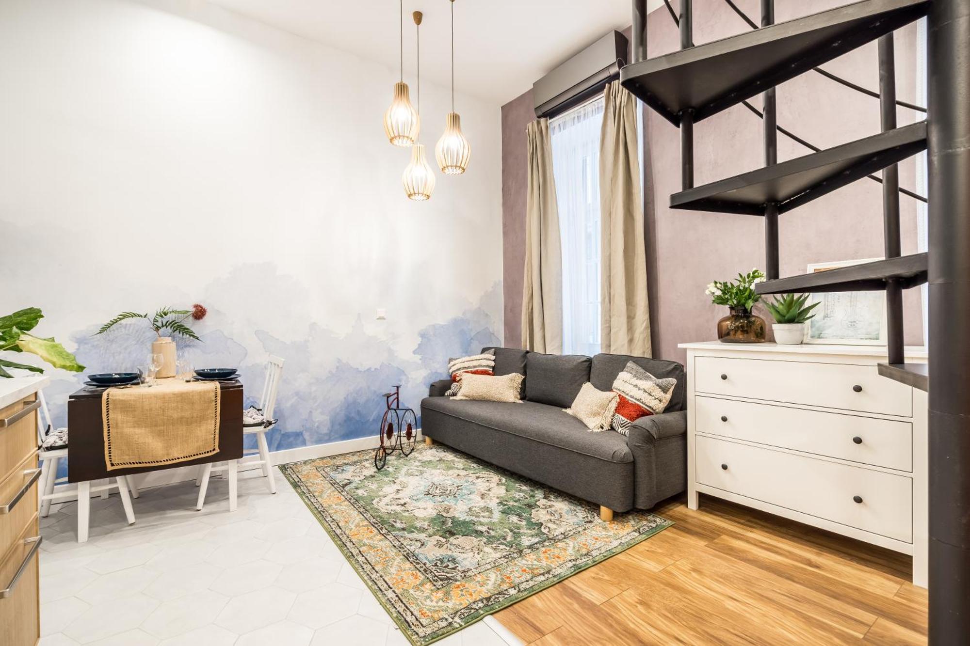 Vibrant Arty In Apartment Budapest