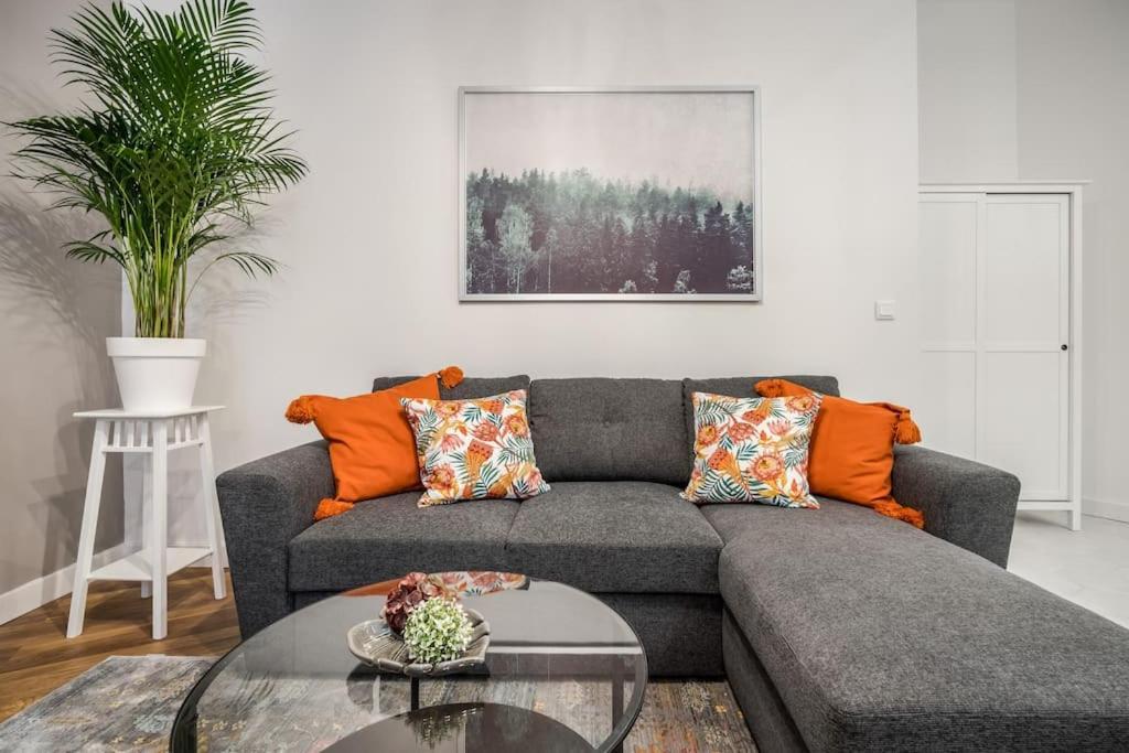 Vibrant Arty In Apartment Budapest